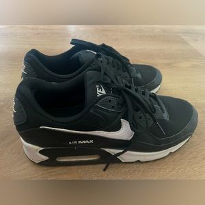 VGUC Nike Air Max.